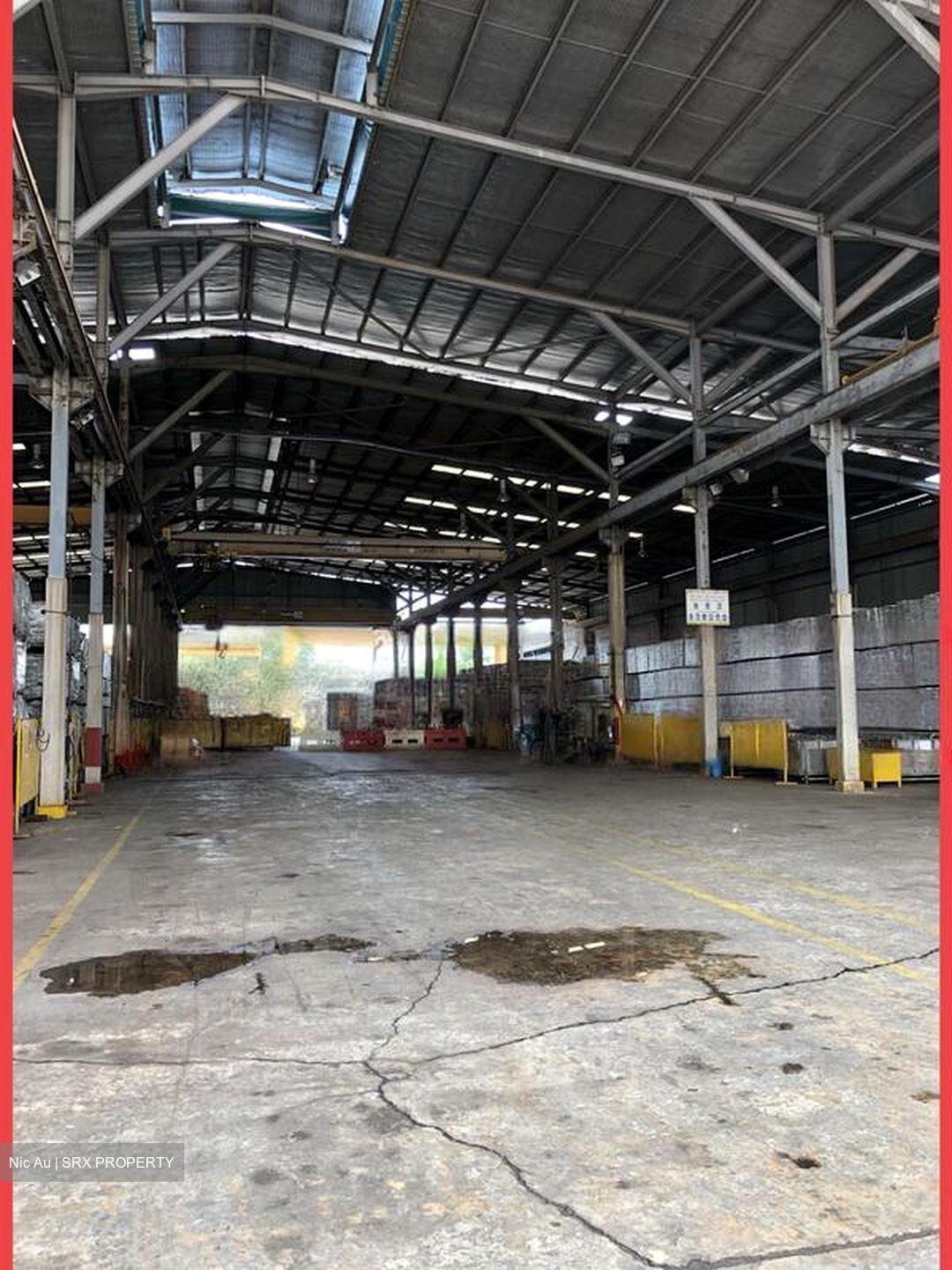Jalan Buroh (D22), Warehouse #460798281